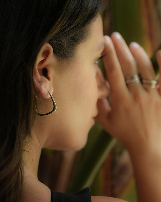 Nature's Curve Hoop Earrings